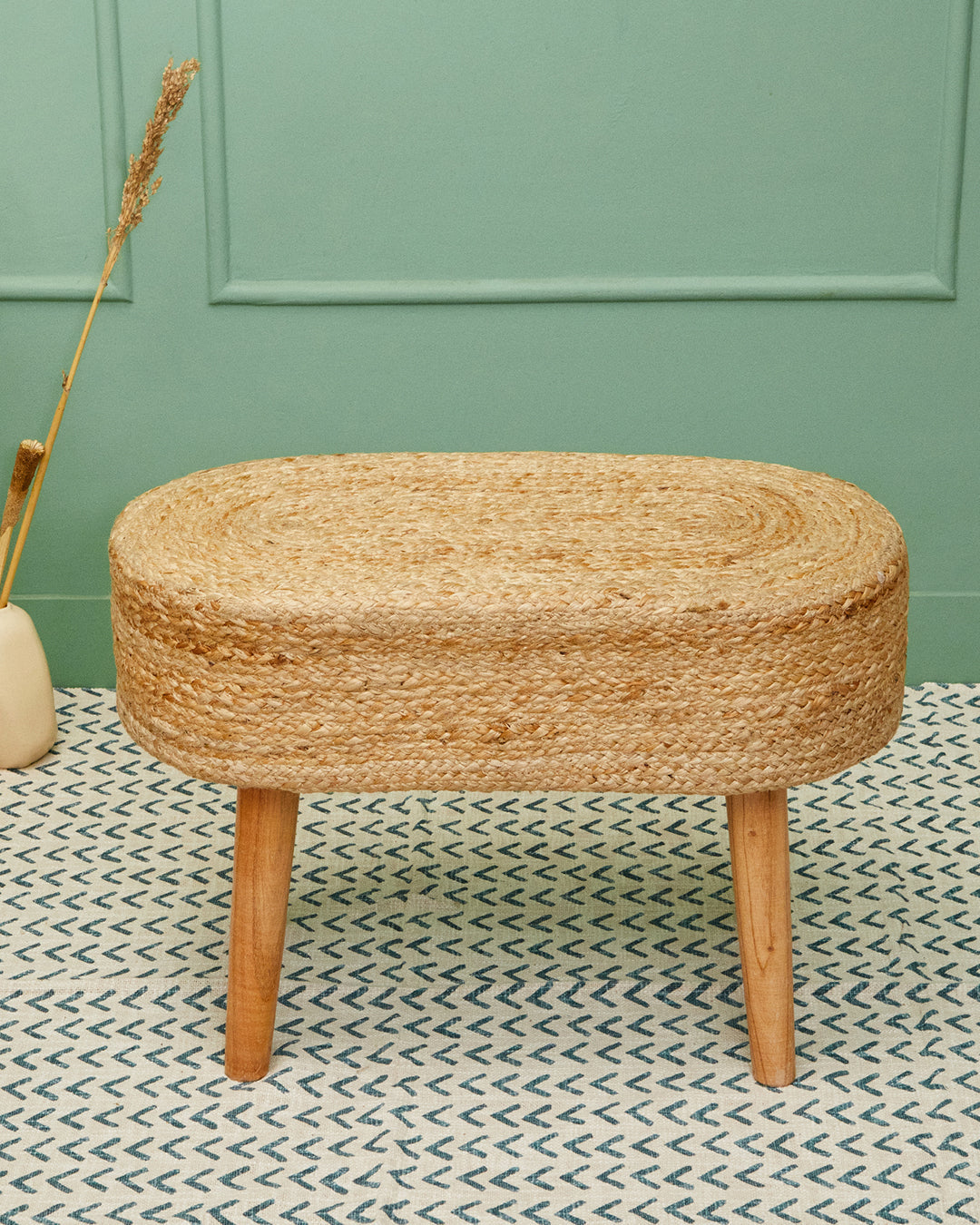Oval 4 legged wooden jute bench/side table