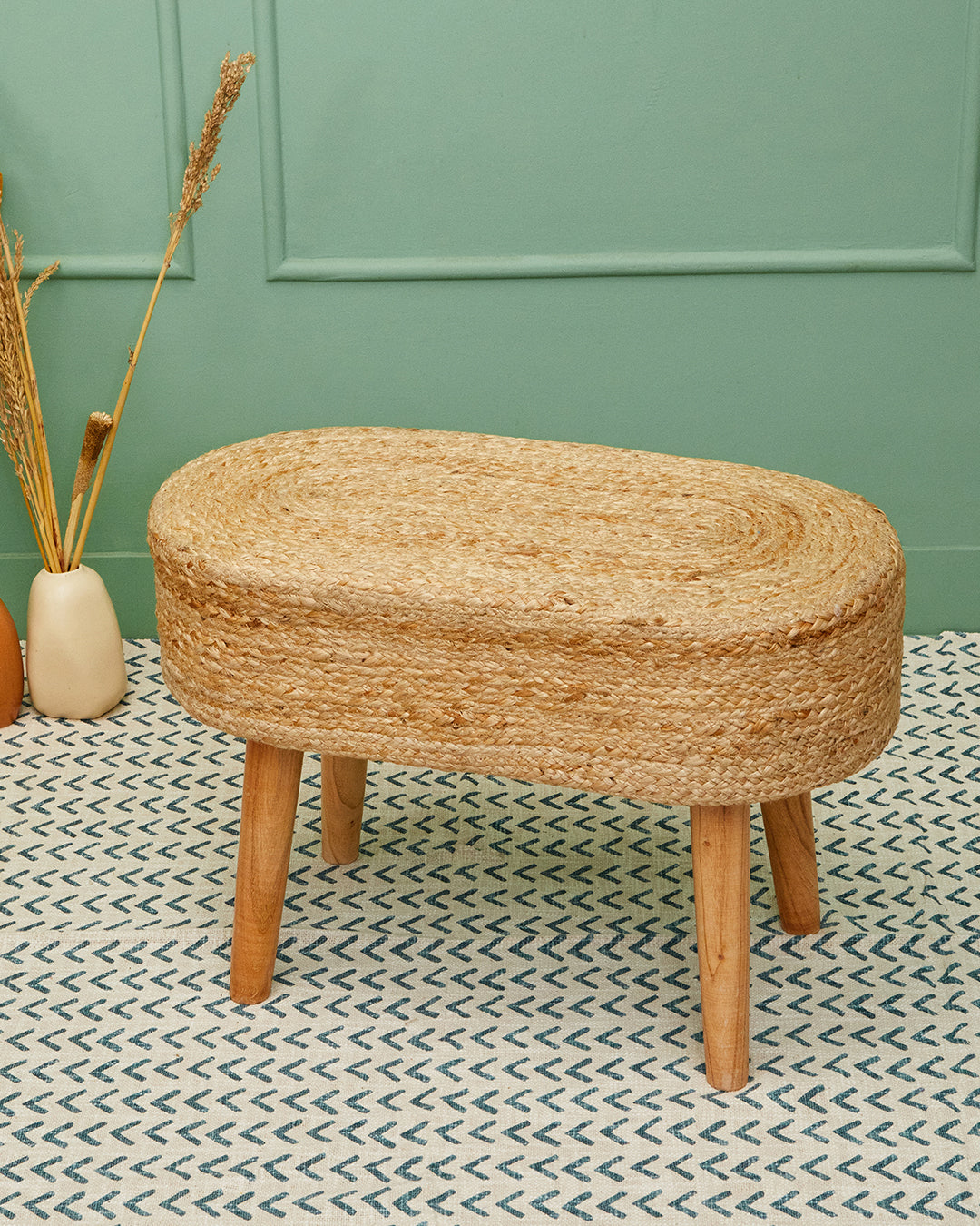Oval 4 legged wooden jute bench/side table